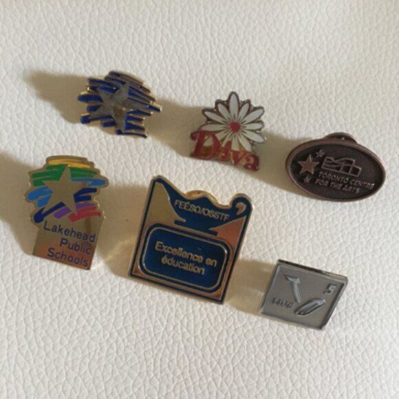 Drama Three Pin Lot Divas, Stars and Theatres - Picture 13 of 14